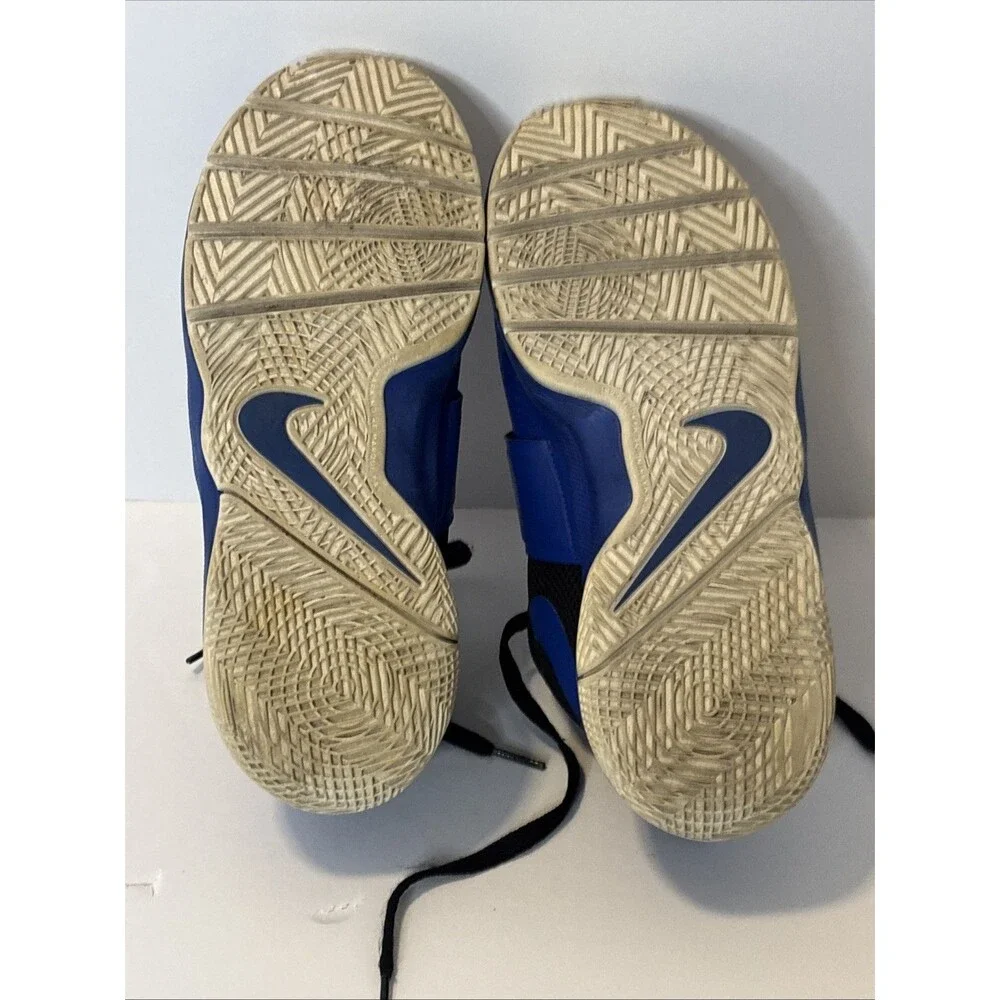 Nike Team Hustle D8 Big Boy's Blue Basketball Athletic Shoes Size 10.5